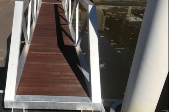 How to Tell When Your Pontoon Needs Maintenance or Repairs