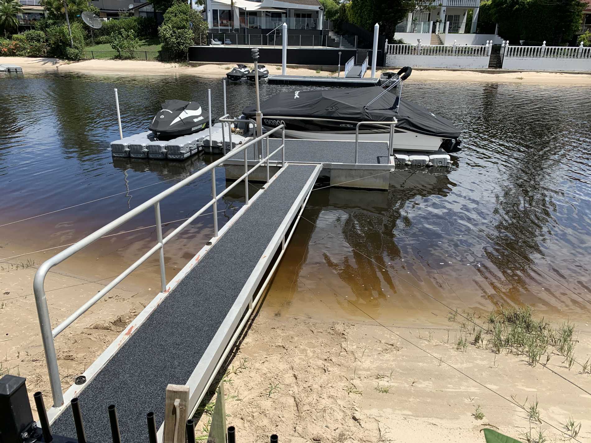 Are Floating Docks And Floating Pontoons The Same Thing 