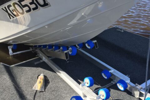 roller system for boat